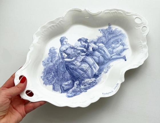 тарелка в стиле кантри бело-голубая