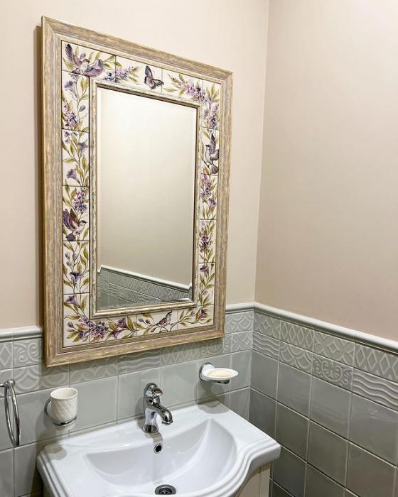 дизайнерское зеркало в ванной